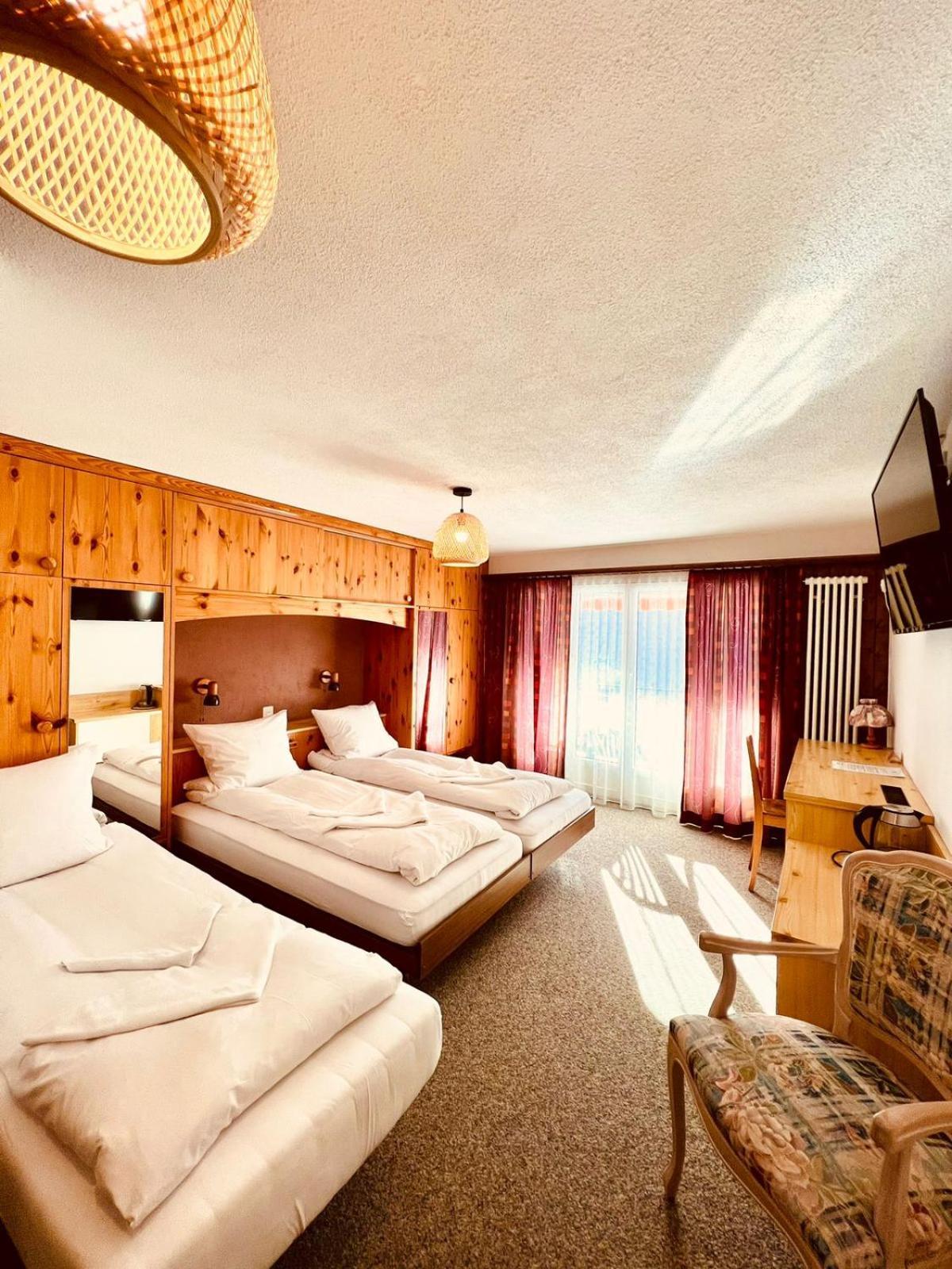 Hotel Old Jnn โคลสเตอร์ ภายนอก รูปภาพ